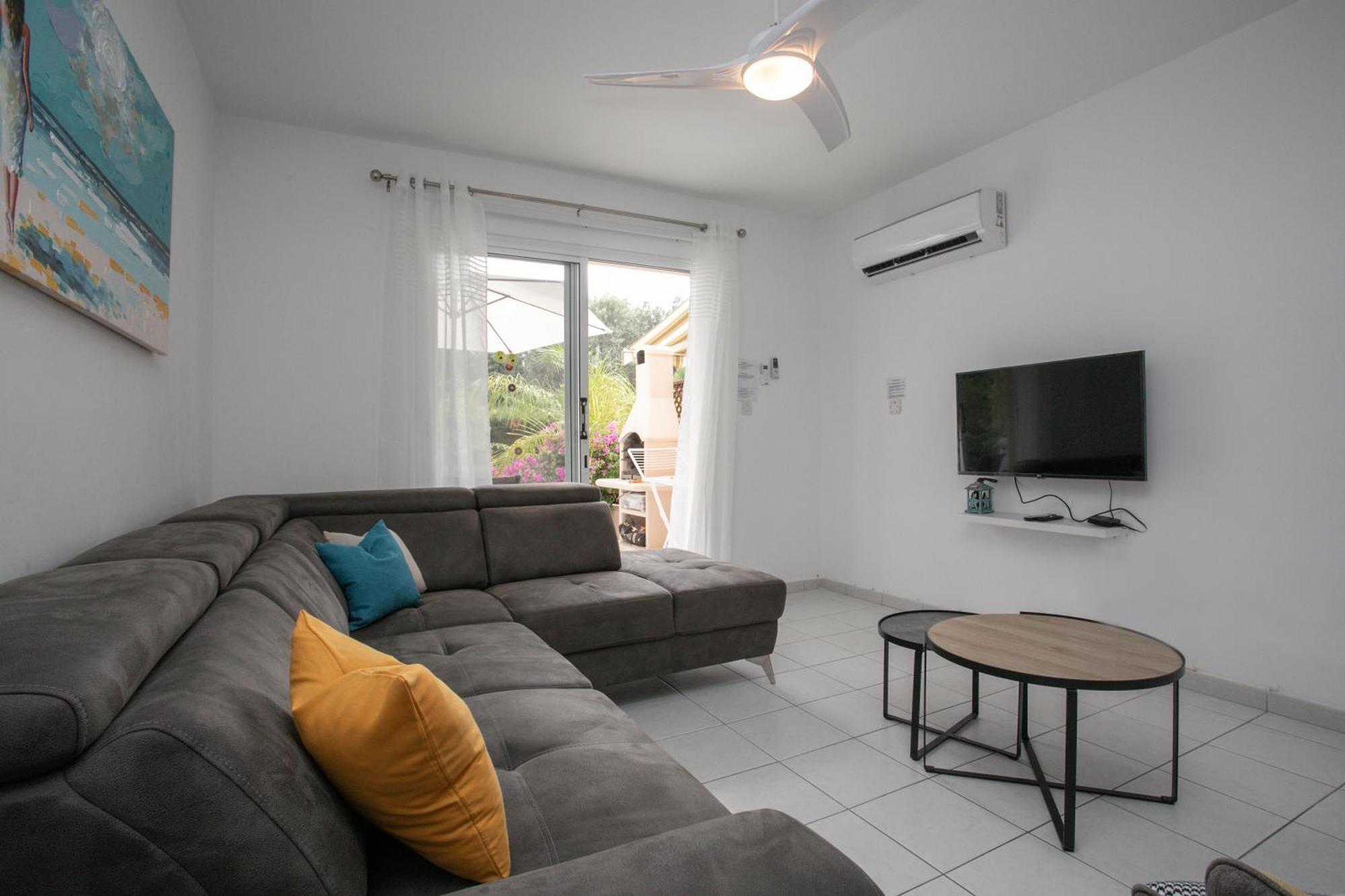 Casa Del Sol Townhouse In Iris Village Paphos Eksteriør bilde