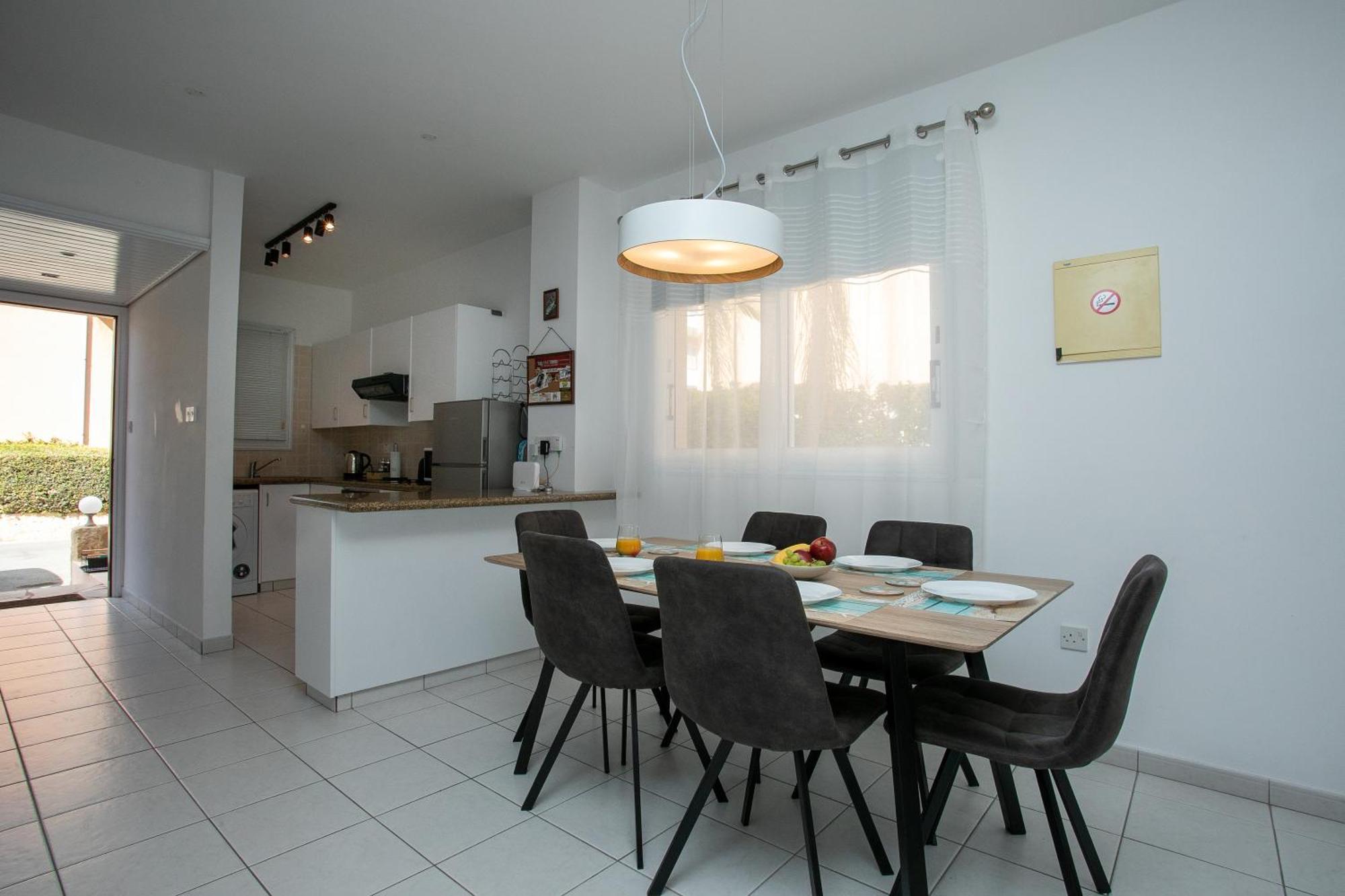 Casa Del Sol Townhouse In Iris Village Paphos Eksteriør bilde