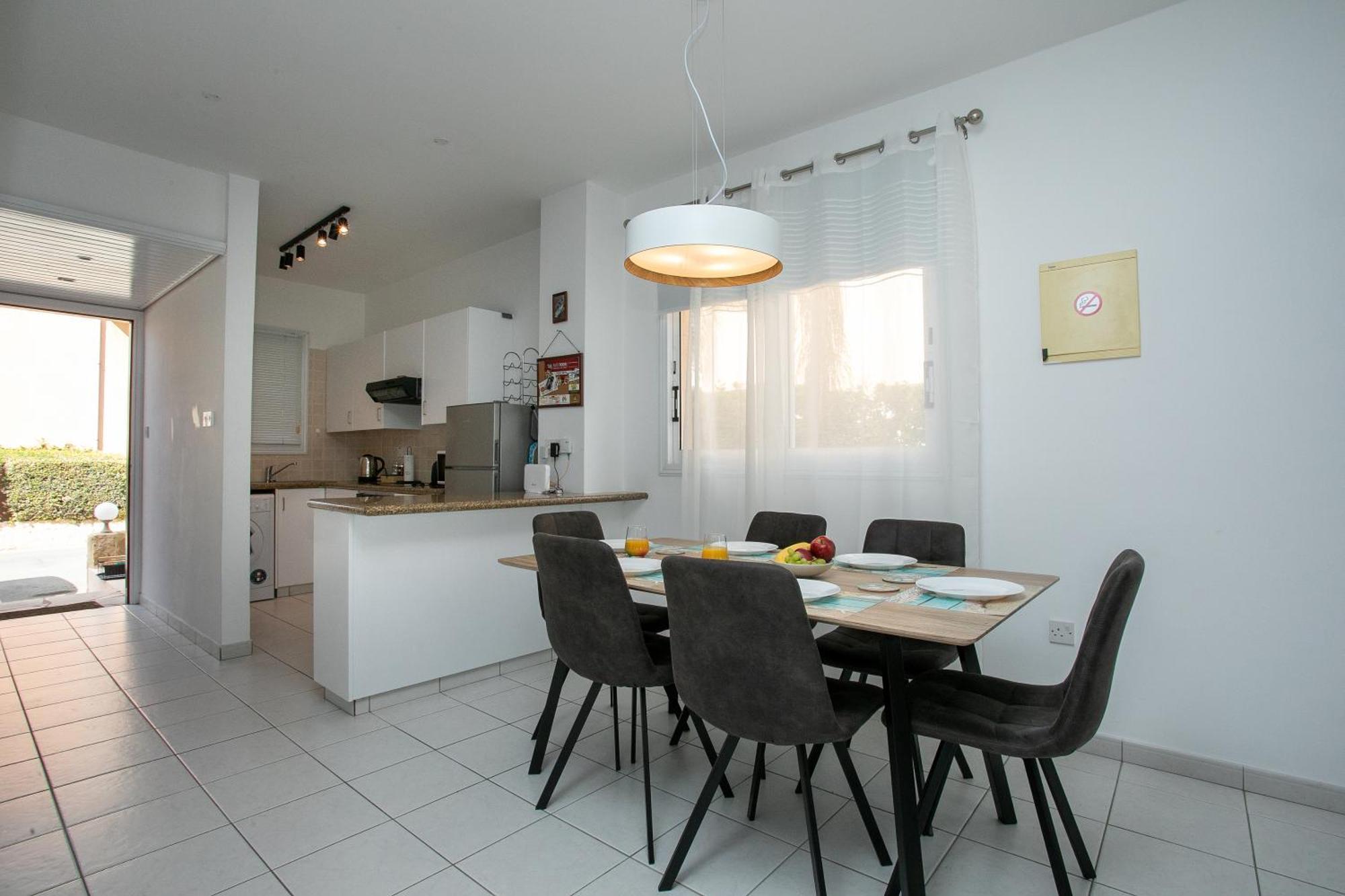 Casa Del Sol Townhouse In Iris Village Paphos Eksteriør bilde
