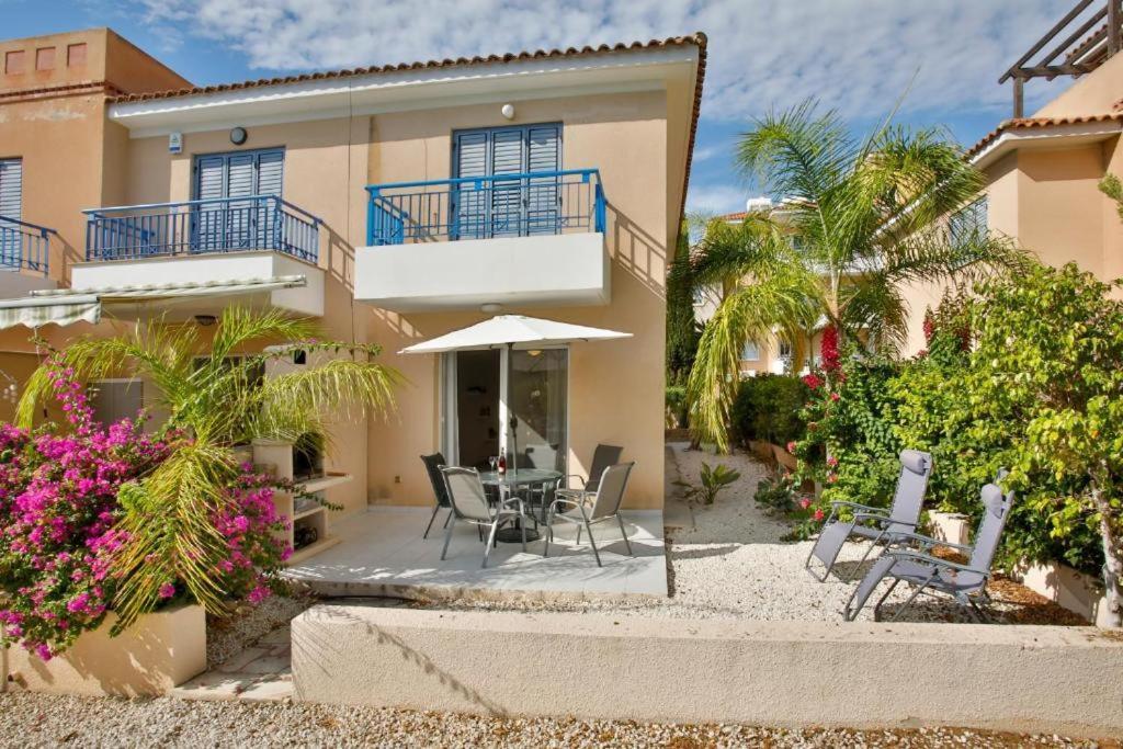 Casa Del Sol Townhouse In Iris Village Paphos Eksteriør bilde